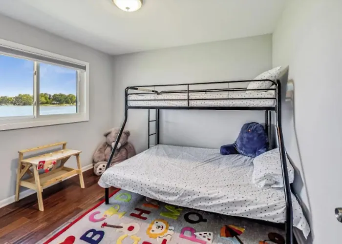 Holiday home Monthly And Seasonal Luxury Lakefront 5 Bedroom 5 Bath Estate Ingleside