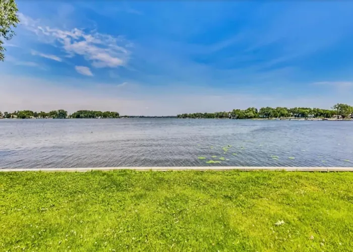 Monthly And Seasonal Luxury Lakefront 5 Bedroom 5 Bath Estate * Ingleside