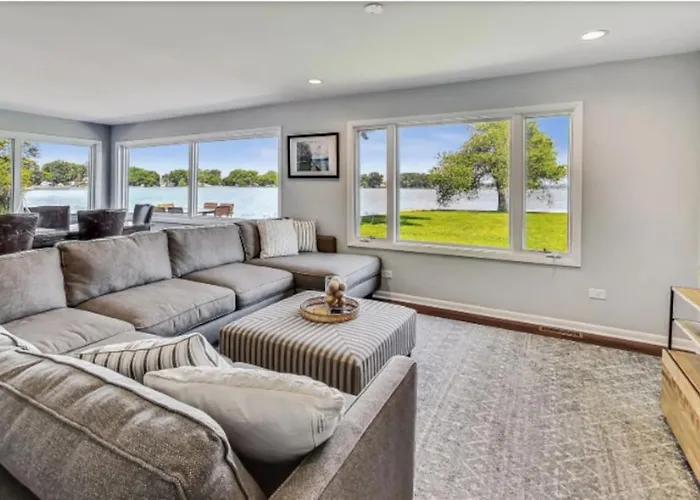 Monthly And Seasonal Luxury Lakefront 5 Bedroom 5 Bath Estate Holiday home